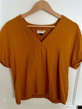 Universal Thread Cotton Muslin V-Neck Top in Mustard S